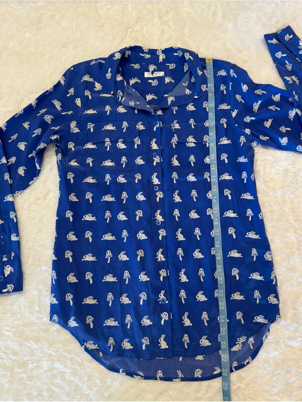 Equipment Silk Blue Button-Up Blouse with Bunny + Mushroom Print Size Small E61 - Picture 13 of 14